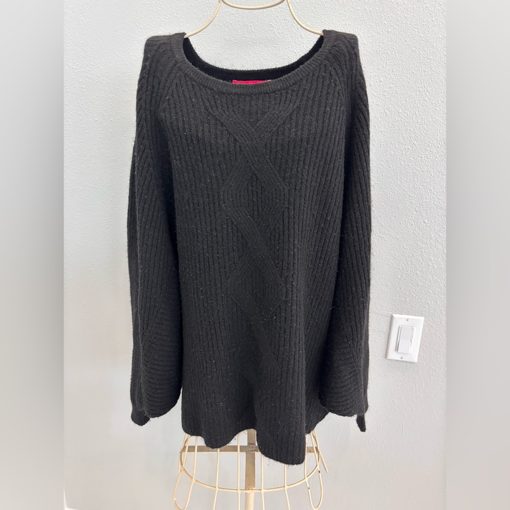 Lilly Pulitzer Black Dolman Crewneck Sweater in Size LARGE